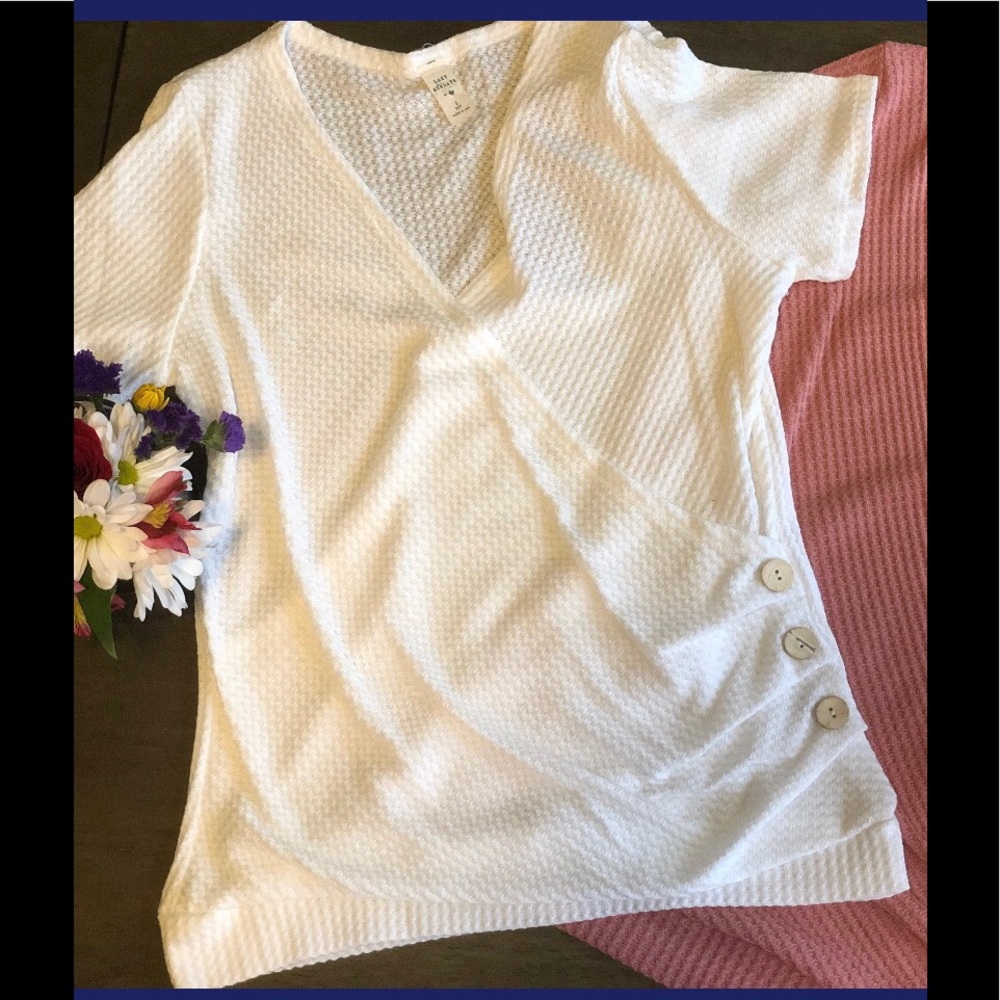 Lazy Sunday - White V-neck Top